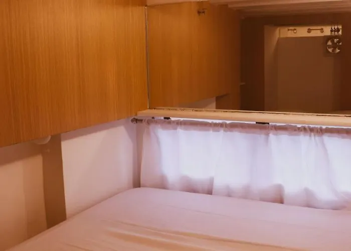 Cozy And Affordable Loft In Center アパートホテル